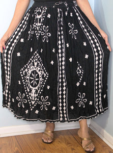 Broomstick Skirt ! Black and White Crinkle Rayon ! One Size, Fits Most ! Peasant Boho !!